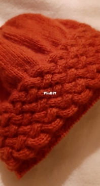 Beanie knitting with cables