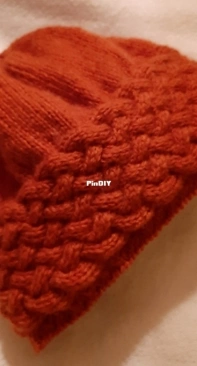 Beanie knitting with cables