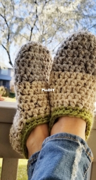 Teez Topperz - Teresa Kombedjian - Simple Crochet Slippers