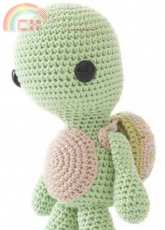 Dendennis- Dennis van den Brink -Turtle with backpack - English- Translated