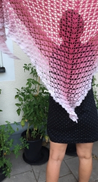 Dona Li Yarn - Shawl Burgsvik - English and Swedish - Free