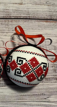 Ornament Red Black
