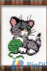 Riolis 375 Kitten with Ball