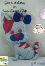 Cores, Amores e Café - Gato de Bolinhas / Polka dot Cat felt Pattern - Portuguese - Free