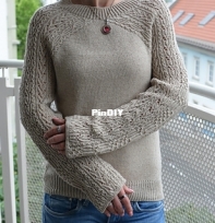 Erdene Sweater by Valentina Bogdanova - English