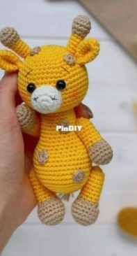 Knit Friends - Svetlana Altunina - Safari Giraffe - Safari Girafa - Portuguese - Translated