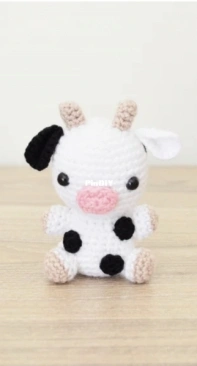 Bunnies and Yarn - Michelle Álvarez - Baby 16 - Cow