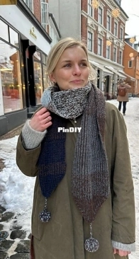 Structure Scarf by Mette Wendelboe Okkels - PetiteKnit