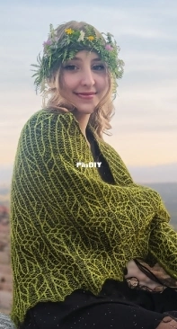 Fiordifelce Shawl by Paola Albergamo - English, Italian