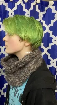 Simple Cabled Cowl by Mellissa Kimberley-Free