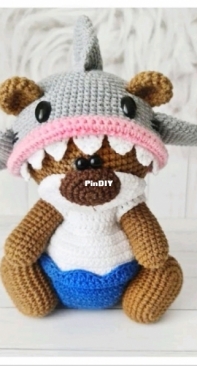 Crochet Wonders Design - Crochet Funny Bear - Outfit Shark for Bear - Disfraz de Tiburon para Oso - Spanish
