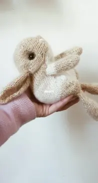 Easter Bunny by Claire Garland - Free