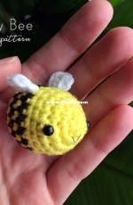 The Wandering Deer - Vivika Vaina - Tiny Bee - Free