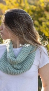 Cashmere Light Twisted Cowl by Nadine Berthiaume-Free