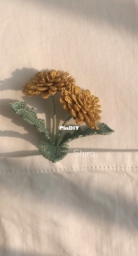 Crochet dandelion