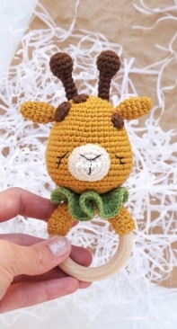 House Sleeping Toys - Maria Kostychenko - Giraffe Teeth Cutter - Russian