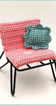 Angelique Millonzi Designs - Mrs Milly - Angelique Millonzi - Chair cover with cushion - Stoelhoes met kussen - Dutch - Free