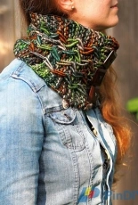 Jagged Pathways Cowl by Vanessa Ewing