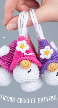 Mufficorn - Olga Chemerys - Keychain small gnome with heart and flower