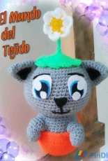 Gato con maceta
