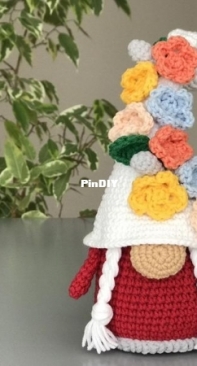 Natty Toys - Nataliia / Natalia Romaniv - Spring Flowers Gnome