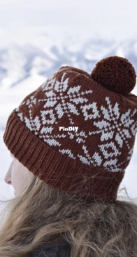 Lumi Hat by Jessica McDonald