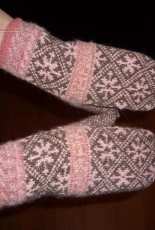 Latvian Mittens #1 by Pinneguri -English,French-Free
