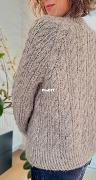 Ginger Sweater by Dorothy Offeciers - Adorable Knits