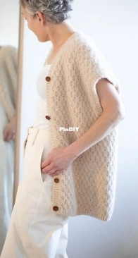 Leander Cardi Vest by Anne Ventzel - Russian translated