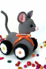 Maria Truskova - Mouse on Wheels - Russian