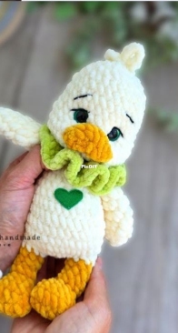 Nooka Crochet Toys - Nooka Handmade - Cristina Baldea - Pocket Duckling Nuc and Nuca - Ratusca Nuc de buzunar - English and Romanian