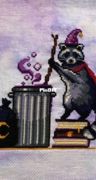 Needlelot Designs - Magic Raccoon