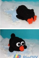 kleinerMond80 - Sandy Gellner - Little Penguin with Snuggling Star Pillow - English and German - Free