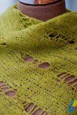 Les Miserables Shawl by Cynthia Parker/  Handheld Knitting-Free