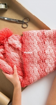 Yarnspirations - Red Heart Design Team - Shell Stitch Basic Scarf - Free