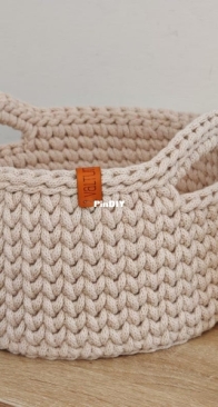 Valturia _ crochet round basket with handle ( wooden base ) _ English