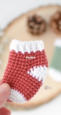 Elisas Crochet - Elisa Sartori - Mini Christmas Stocking - Free