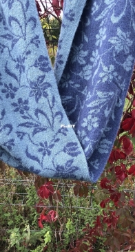Blumenwiese Wrap by Dagmar Lutz - English, German - Free