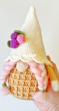 Happy Dolls Handmade - Lucy Magic Pattern - Julia /Kate - Negovorina - Waffle Gnome - Italian - Translated