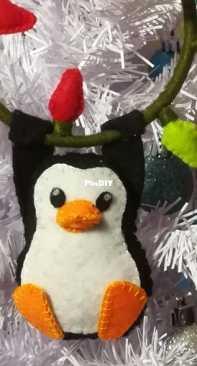 Felt penguin christmas tree decor