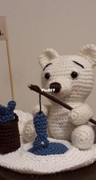 Fishing bear