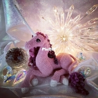 Crafty Intentions - Megan Lapp - Unicorn (laying down) - Liegendes Einhorn - German - Translated