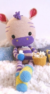 Com A Mô - Monique Moleiro - Panko a Zebra - Portuguese