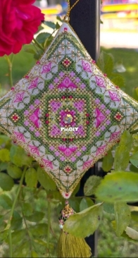 Needle art- biscornu