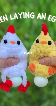 Joella Crafts - Joanna Cosentino - Chicken Laying An Egg