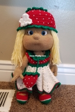 Havva Mia in Strawberry outfit