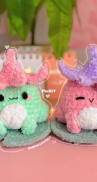 Mellow Stitches Co - Liz / Elizabeth - Frogs