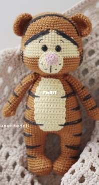 Lulu Petite Doll - Petite Balcony - Toshicraft - Alexander - Huong Chi - Huong Hoang - Tiger - Tigre - Portuguese - Translated
