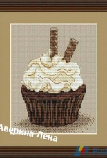 Chocolate Cupcake by Lena Averina / Pavlova