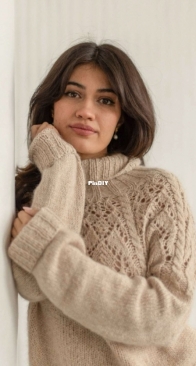 Doca Pullover by Claudia Quintanilla - EweKnit Toronto - English, Spanish
